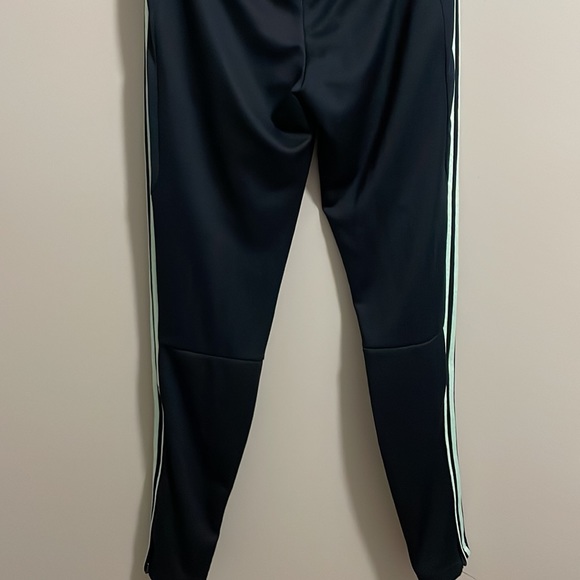 Adidas jogger pants ! - Picture 5 of 8